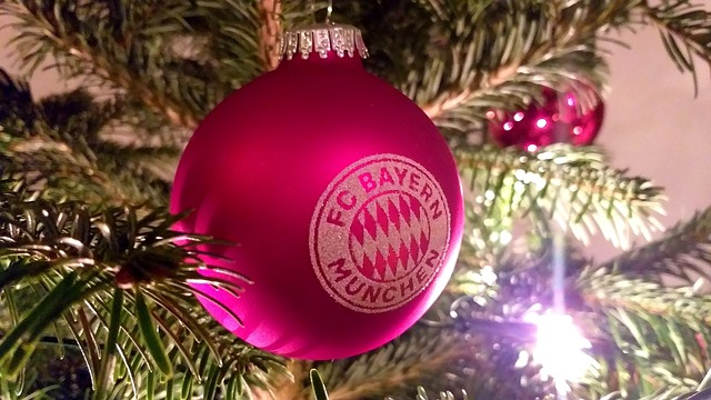 通过他们的 通过他们的